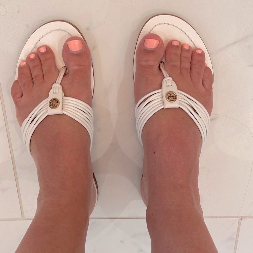 NWT Tory Burch White Leather Thong Sandal/Flip Flop 🩴 Size 7 - with Box - Picture 1 of 13